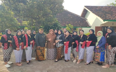 Semangat HARDIKNAS 2025: SDN Grogol 1 Gelar Upacara Khidmat Bertema “Partisipasi Semesta Wujudkan Pendidikan Bermutu Untuk Semua”